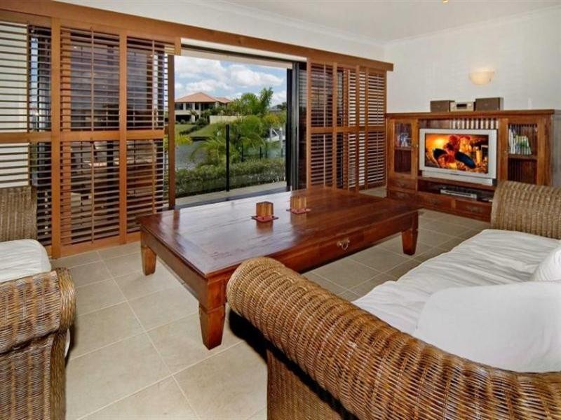 2132 Carlton Drive, Hope Island QLD 4212