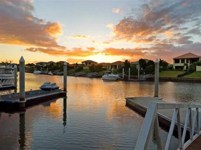 2132 Carlton Drive, Hope Island QLD 4212