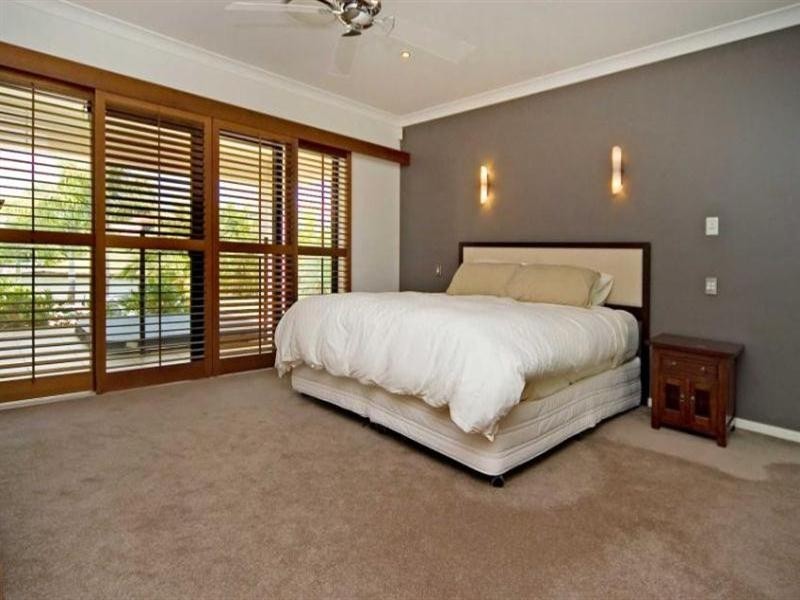 2132 Carlton Drive, Hope Island QLD 4212