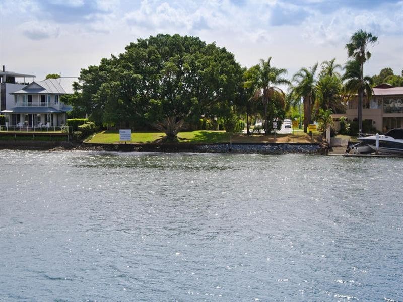 2 Wells Street, Southport QLD 4215