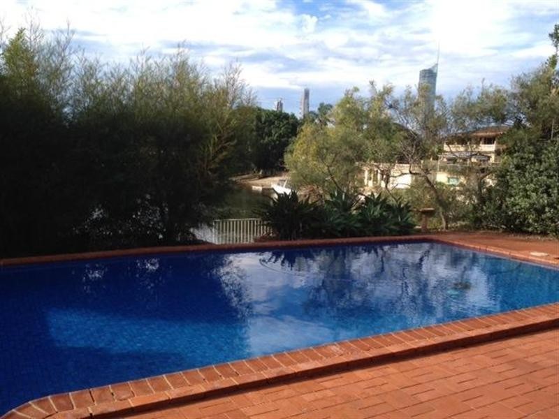 19 Rapallo Avenue, Isle Of Capri QLD 4217