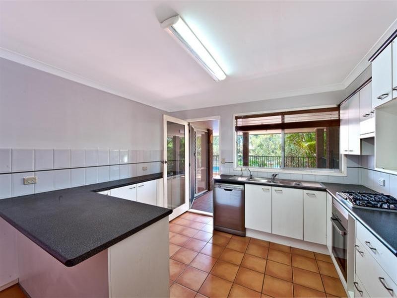 19 Rapallo Avenue, Isle Of Capri QLD 4217