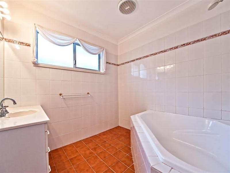 19 Rapallo Avenue, Isle Of Capri QLD 4217