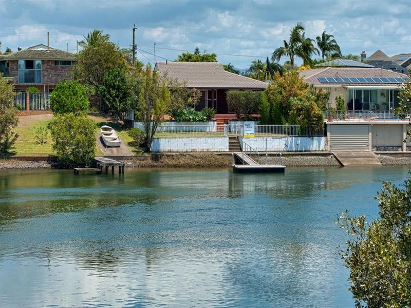 19 Rapallo Avenue, Isle Of Capri QLD 4217