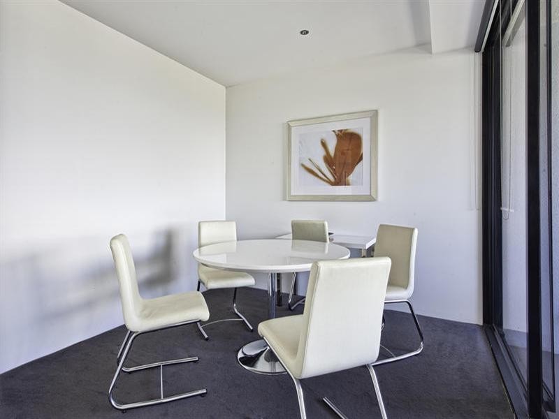 9 Ferny Avenue, Surfers Paradise QLD 4217