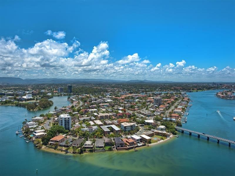 9 Ferny Avenue, Surfers Paradise QLD 4217