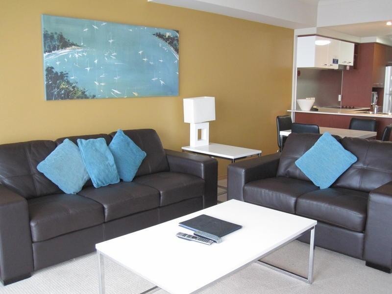 23 Ferny Avenue, Surfers Paradise QLD 4217