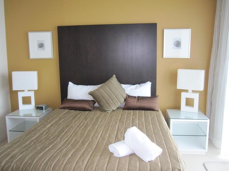 23 Ferny Avenue, Surfers Paradise QLD 4217