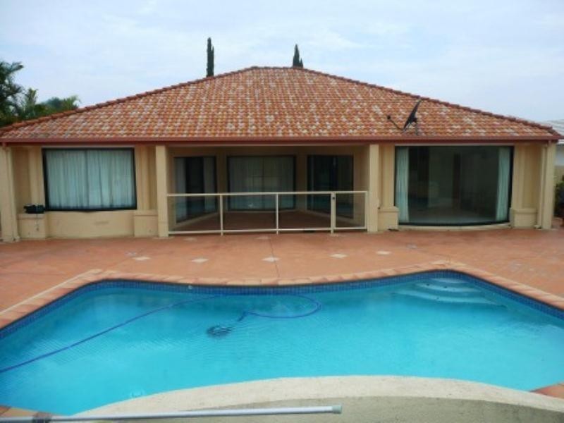 8503 Magnolia Dr West, Hope Island QLD 4212