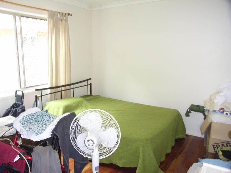 19 Darrambal Street, Chevron Island QLD 4217