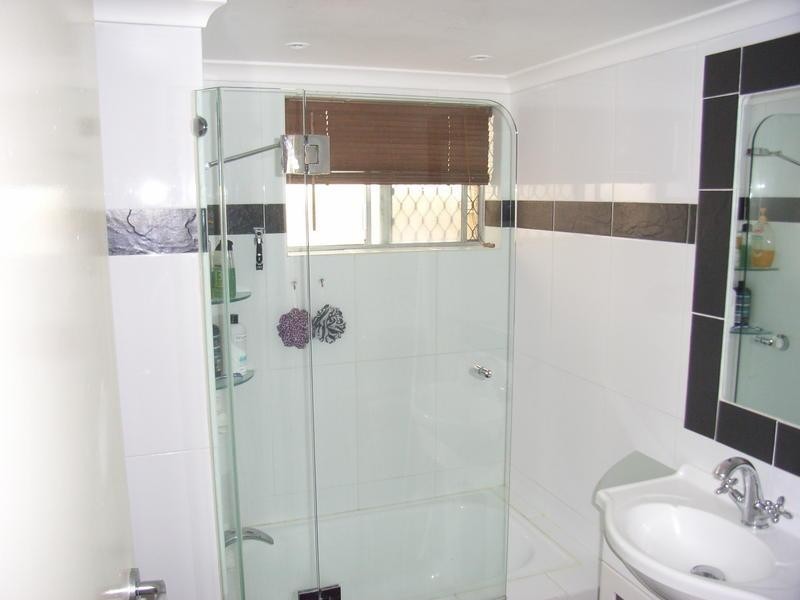 35 Burra Street, Surfers Paradise QLD 4217