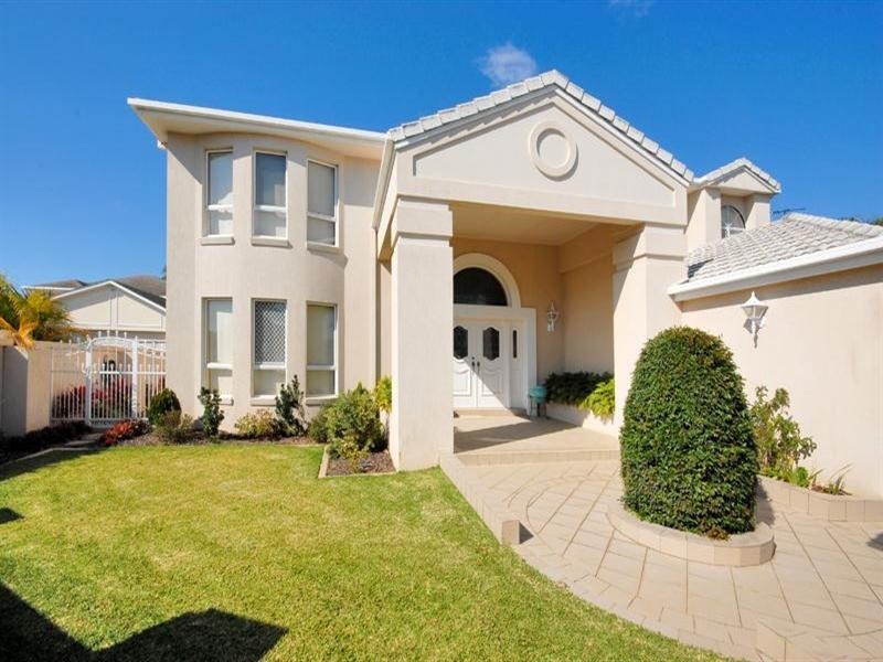 6 Rowes Court, Sorrento QLD 4217