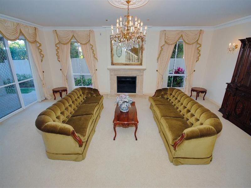 6 Rowes Court, Sorrento QLD 4217