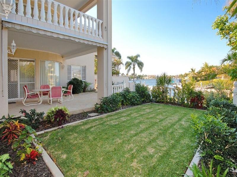 6 Rowes Court, Sorrento QLD 4217