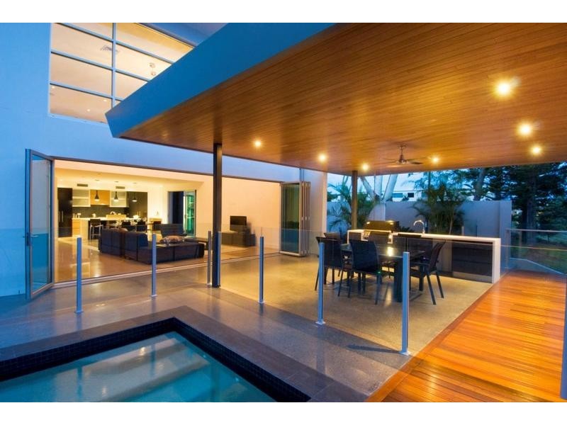 13 Waterview Street, Bundall QLD 4217