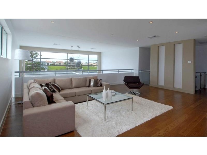 13 Waterview Street, Bundall QLD 4217