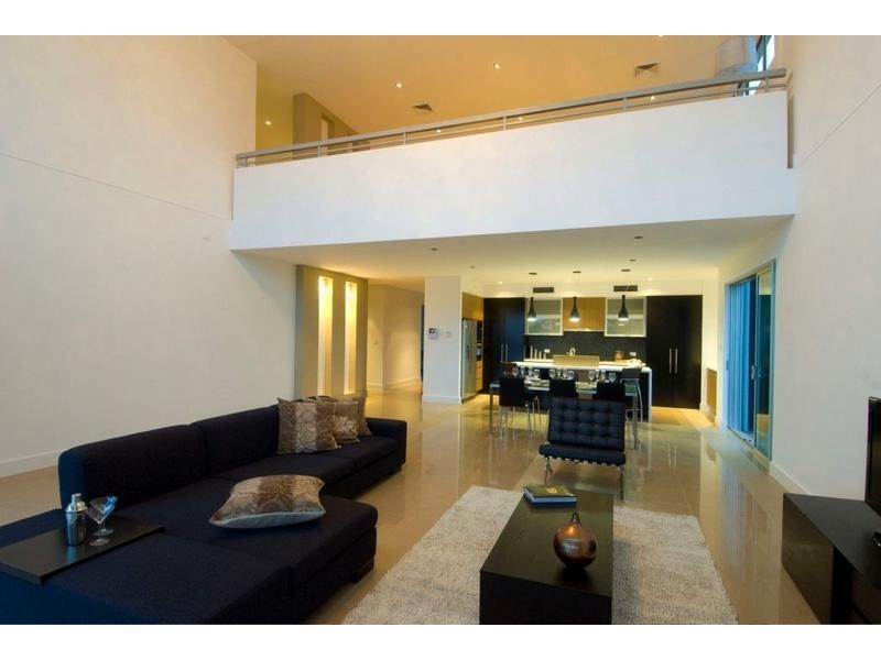 13 Waterview Street, Bundall QLD 4217