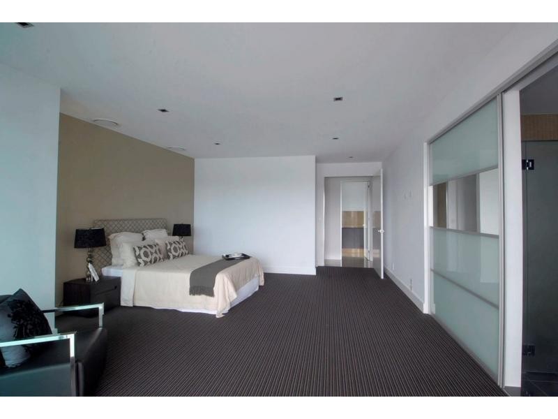 13 Waterview Street, Bundall QLD 4217