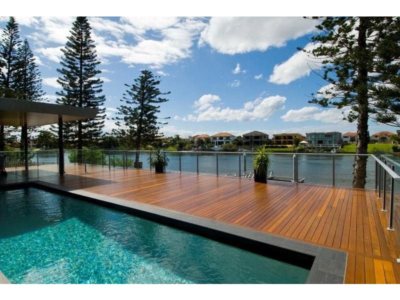 13 Waterview Street, Bundall QLD 4217