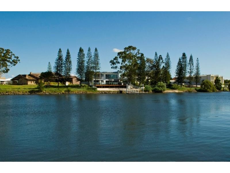 13 Waterview Street, Bundall QLD 4217