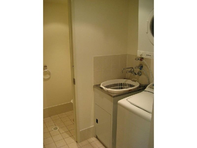 11 Mari Court.Wharf Road, Surfers Paradise QLD 4217