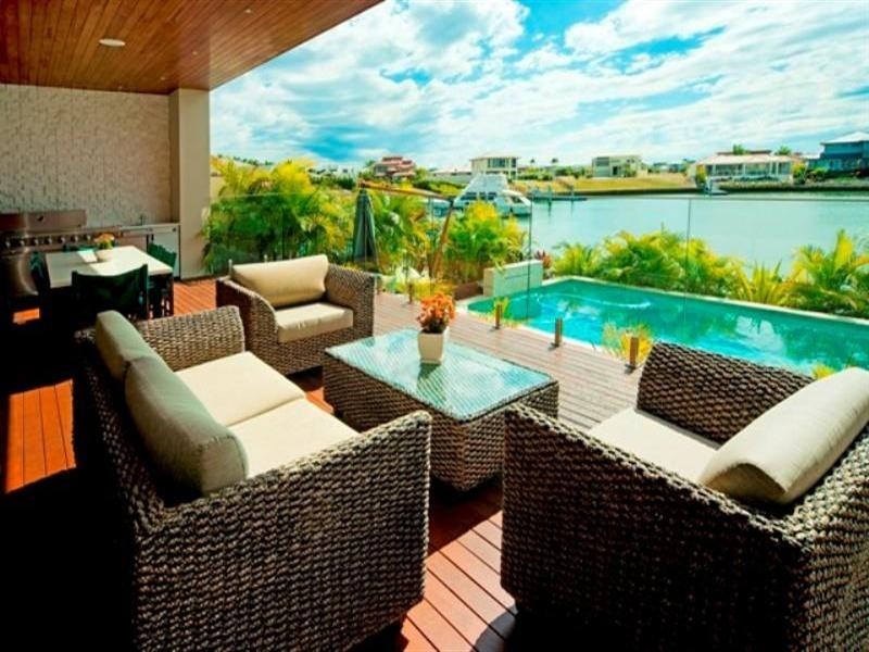 2231 Glengallon Way, Hope Island QLD 4212