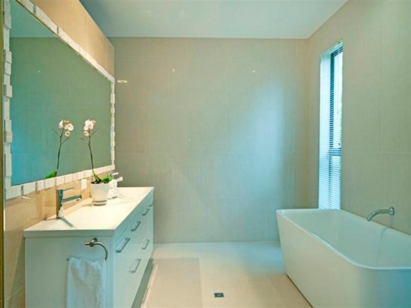 2231 Glengallon Way, Hope Island QLD 4212