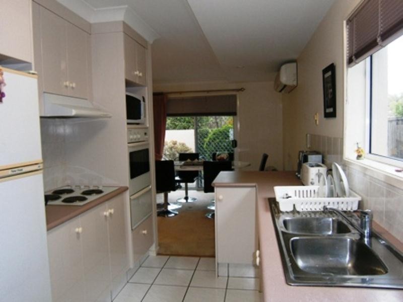 1/25 Burra Street, Chevron Island QLD 4217