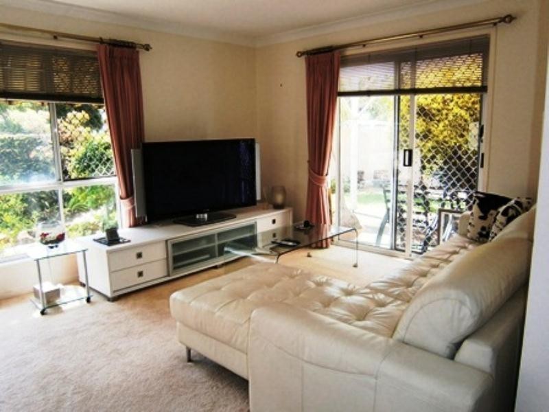 1/25 Burra Street, Chevron Island QLD 4217