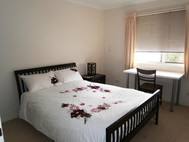 1/25 Burra Street, Chevron Island QLD 4217