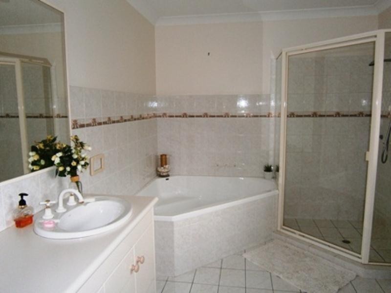 1/25 Burra Street, Chevron Island QLD 4217