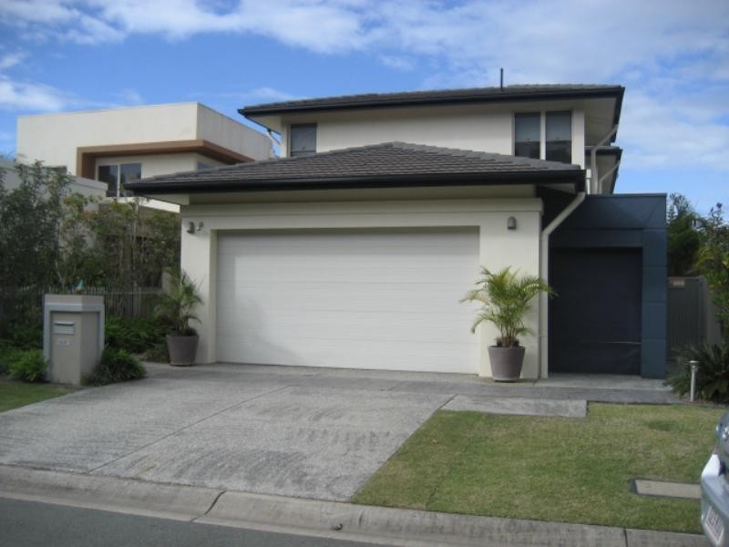 6017 Calardo Avenue, Hope Island QLD 4212