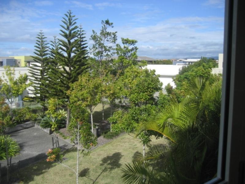 6017 Calardo Avenue, Hope Island QLD 4212