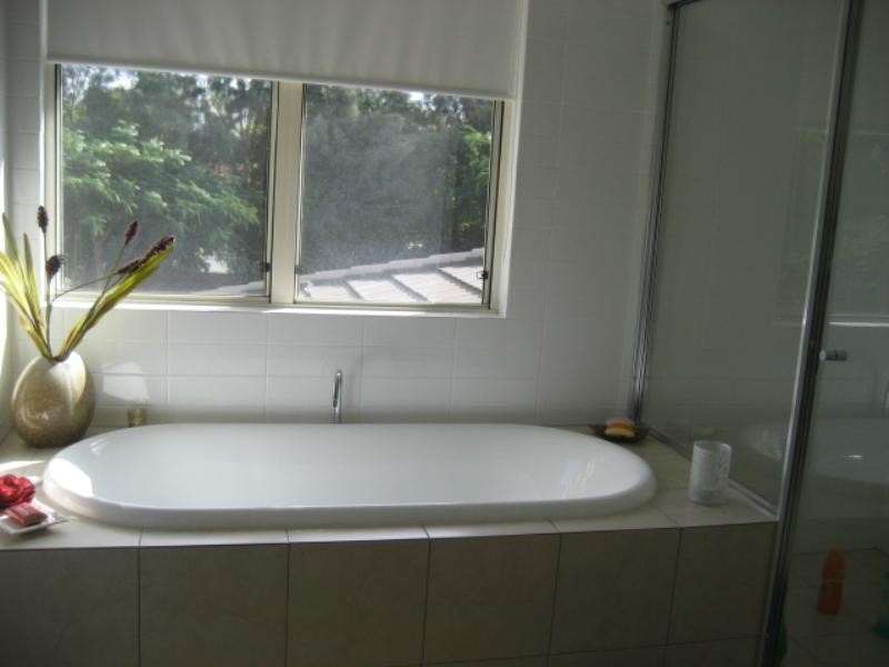 6017 Calardo Avenue, Hope Island QLD 4212