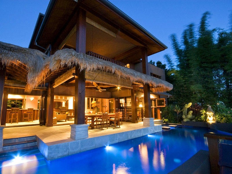 83 Allambi Avenue, Broadbeach Waters QLD 4218