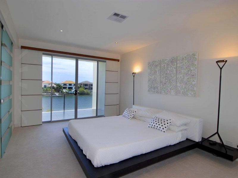 9 Villoresi, 17 Marseille Court, Sorrento QLD 4217