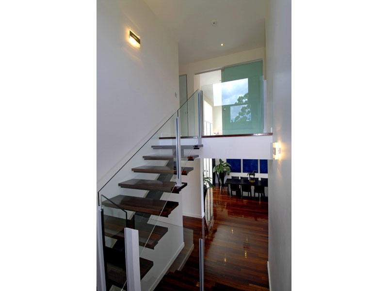 9 Villoresi, 17 Marseille Court, Sorrento QLD 4217