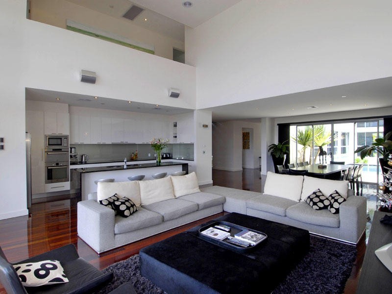 9 Villoresi, 17 Marseille Court, Sorrento QLD 4217