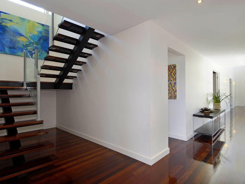 9 Villoresi, 17 Marseille Court, Sorrento QLD 4217