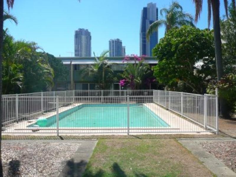 6/9 Weemala Street, Chevron Island QLD 4217