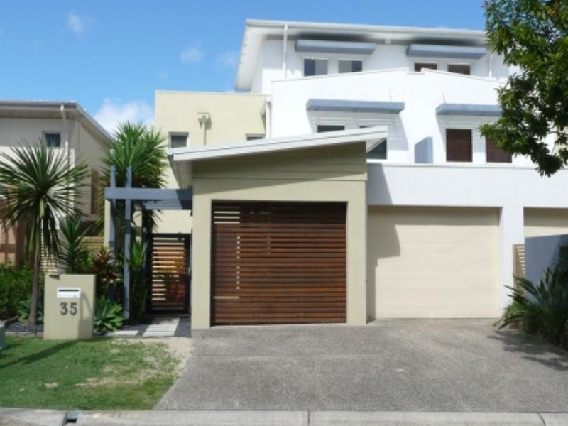 35 Riverwalk Avenue, Robina QLD 4226