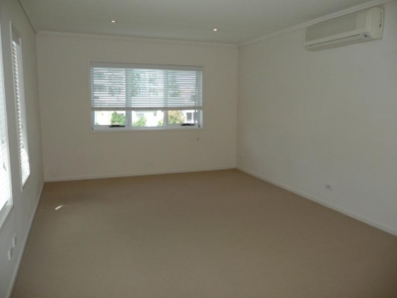 35 Riverwalk Avenue, Robina QLD 4226