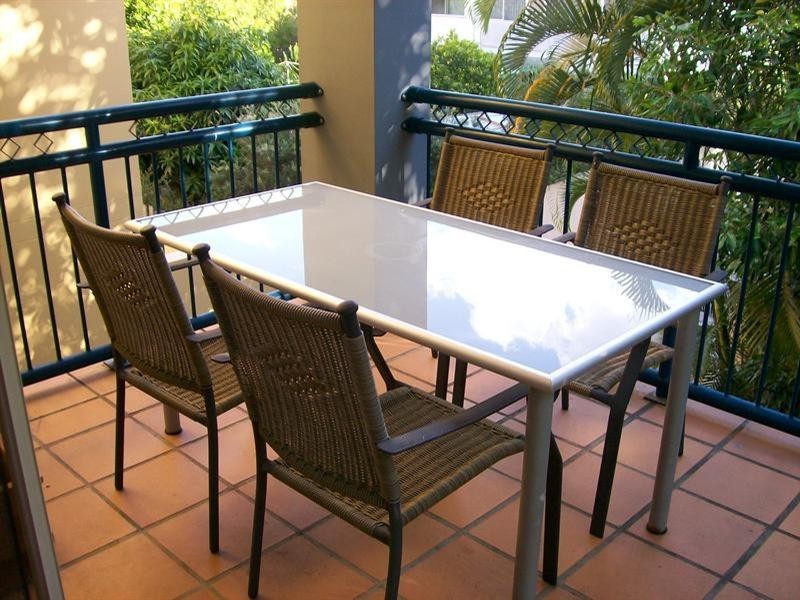 10 Purli Street, Chevron Island QLD 4217