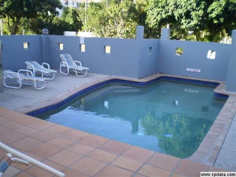 10 Purli Street, Chevron Island QLD 4217