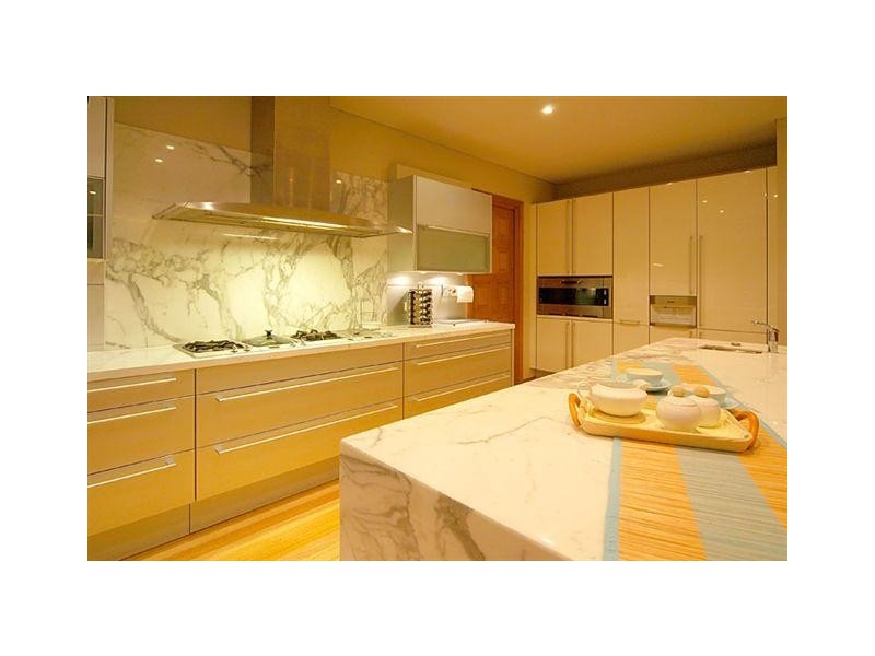 20 Marseille Court, Bundall QLD 4217