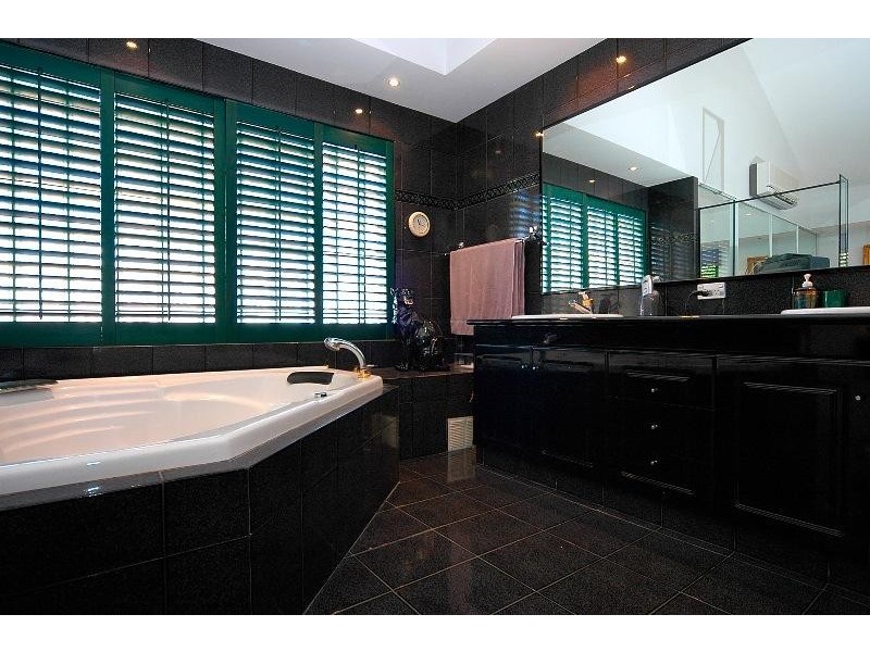 5810 Bayview Walk, Sanctuary Cove QLD 4212