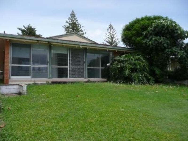 56 Amalfi Drive, Isle Of Capri QLD 4217