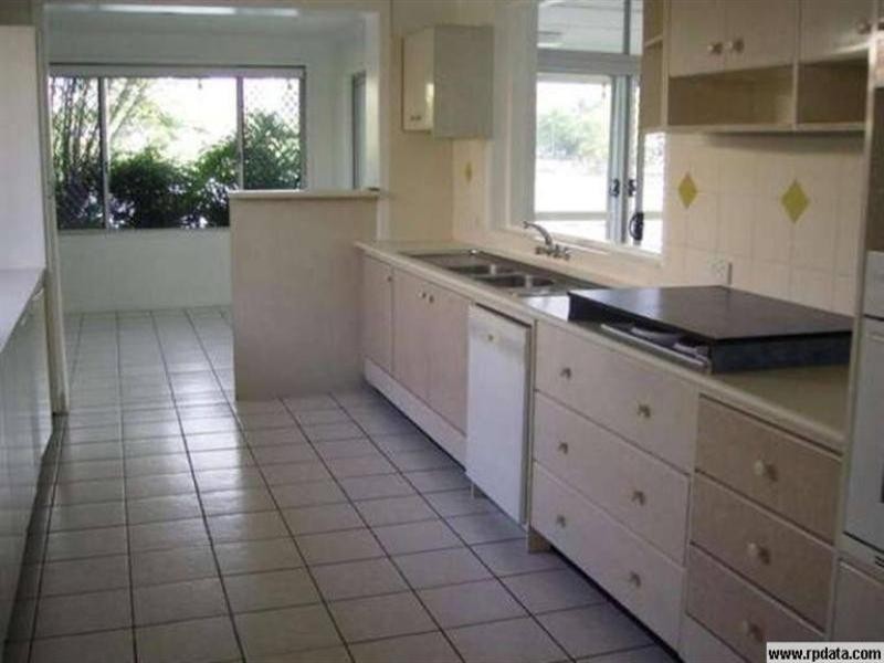 56 Amalfi Drive, Isle Of Capri QLD 4217