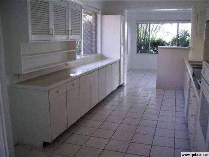 56 Amalfi Drive, Isle Of Capri QLD 4217