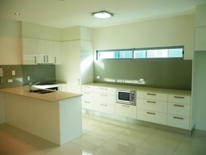 Chevron Island QLD 4217